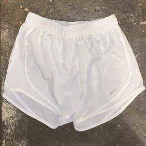 Women’s Nike Tempo running shorts size XS WHITE